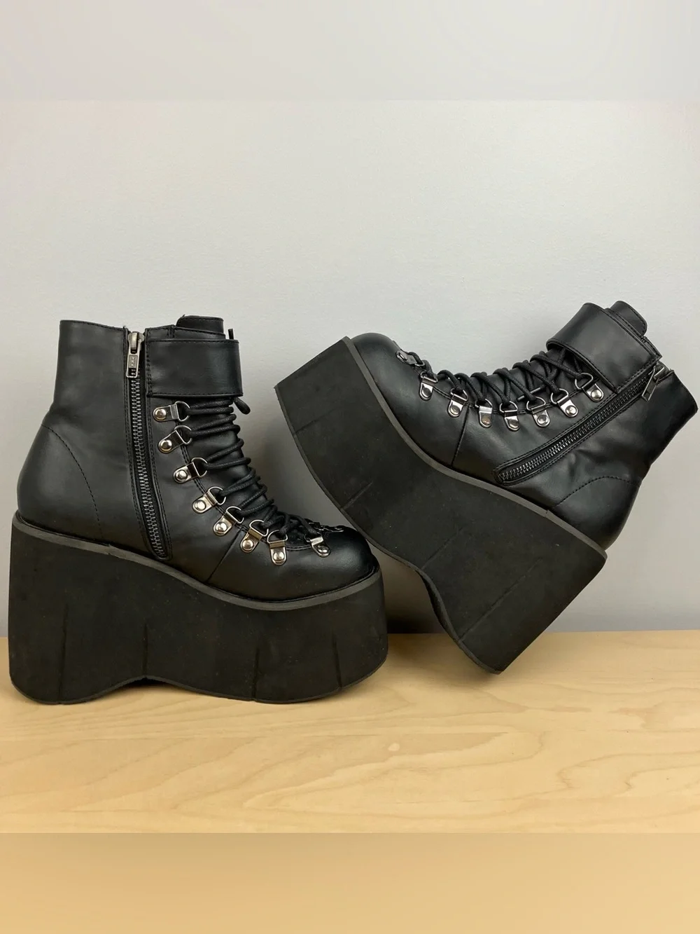 Demonia Women’s Size 7.0? Kera Black Platform Ankle Boots Lace Up Buckle Chunky